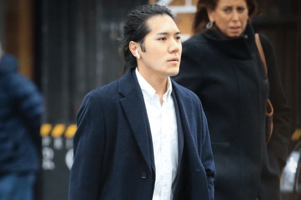 【画像】海外メディアに撮られた小室圭氏と眞子さま、めっちゃラブラブ