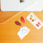 スマホにステッカーを挟むのはダサい?メリット・デメリットについても調査